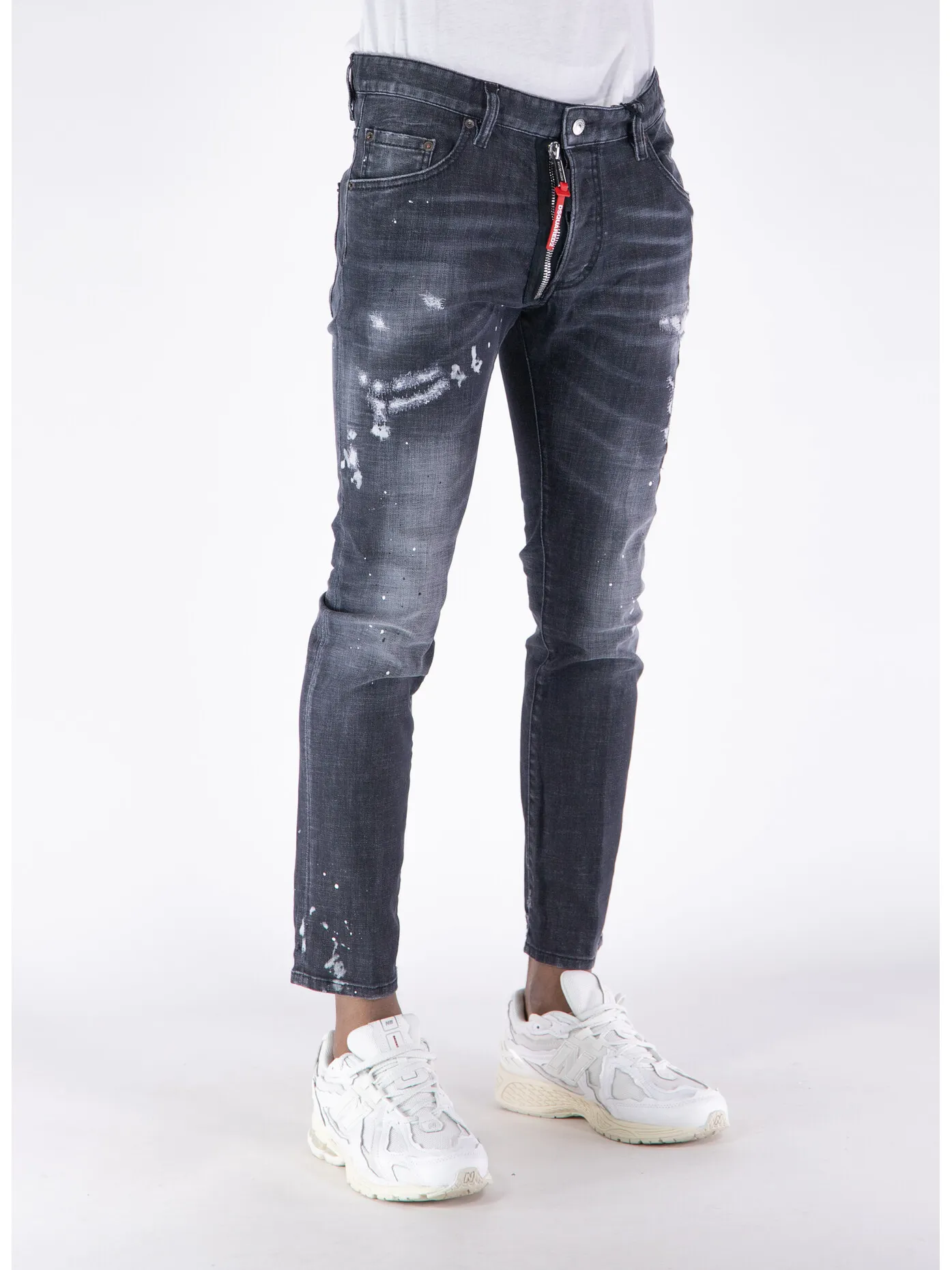     -DSQUARED    -JEANS SKATER GUY-