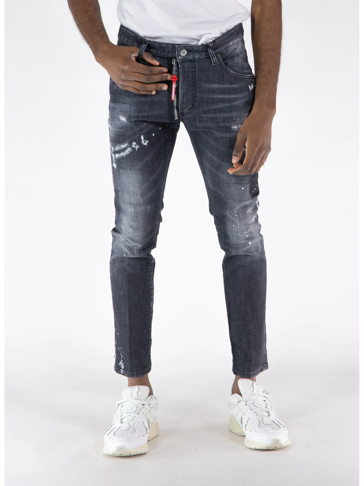     -DSQUARED    -JEANS SKATER GUY-